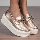 Mocassim Feminino GuGi com Sola Alta Metalizada – Estilo, Conforto e Poder em um Só Calçado!