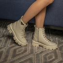 Coturno Feminino Tratorado GuGi 212-GG – Atitude, Estilo e Conforto em Cada Passo